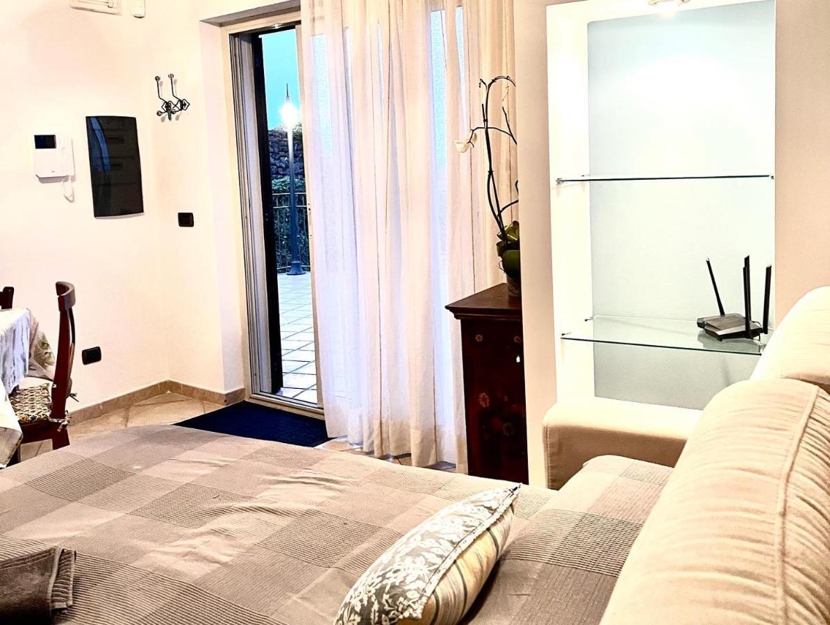Villa Petra Sappa - Relax & Wellness アチレアーレ エクステリア 写真